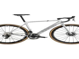 2023 Canyon Ultimate CFR eTap Road Bike (M3BIKESHOP)